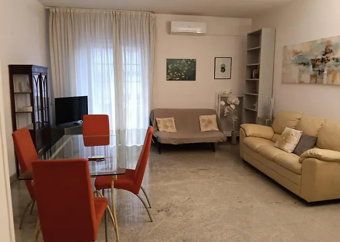 Pane & Pomodoro Beach Roomy Flat